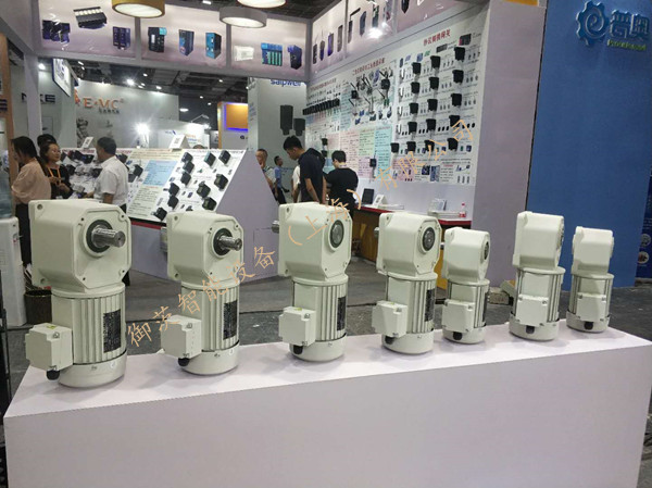 直交軸減速機(jī)上海參展現(xiàn)場圖片