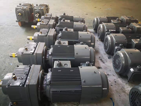 RW87斜齒輪減速機