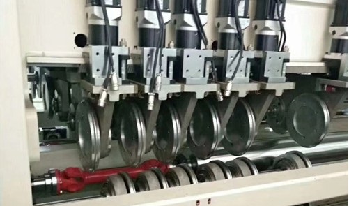 瓦楞紙箱縱切機(jī)專(zhuān)用精密行星減速機(jī).jpg