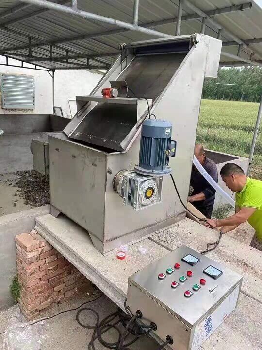 邁傳RV蝸輪蝸桿減速機應(yīng)用在固液分離機  .jpg
