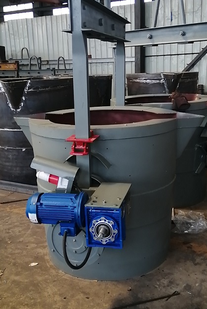 鐵水包上應(yīng)用邁傳RV蝸輪蝸桿減速機(jī).jpg