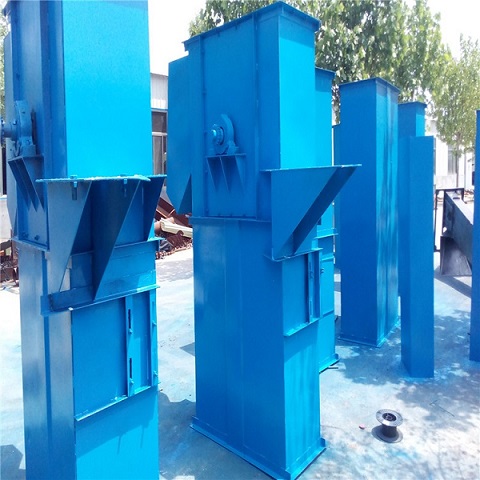 斗式提升機(jī)上使用小型齒輪減速電機(jī).jpg