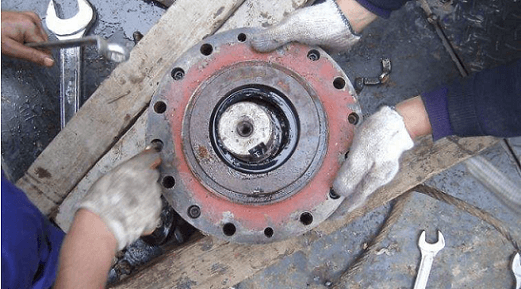 減速機(jī)的出軸端口漏油怎么辦？原因在這 (1).jpg
