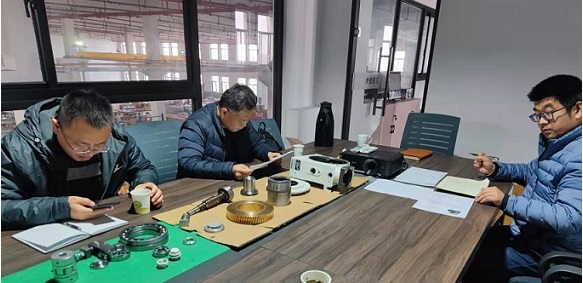 減速機(jī)定制技術(shù)探討會(huì)議進(jìn)行中