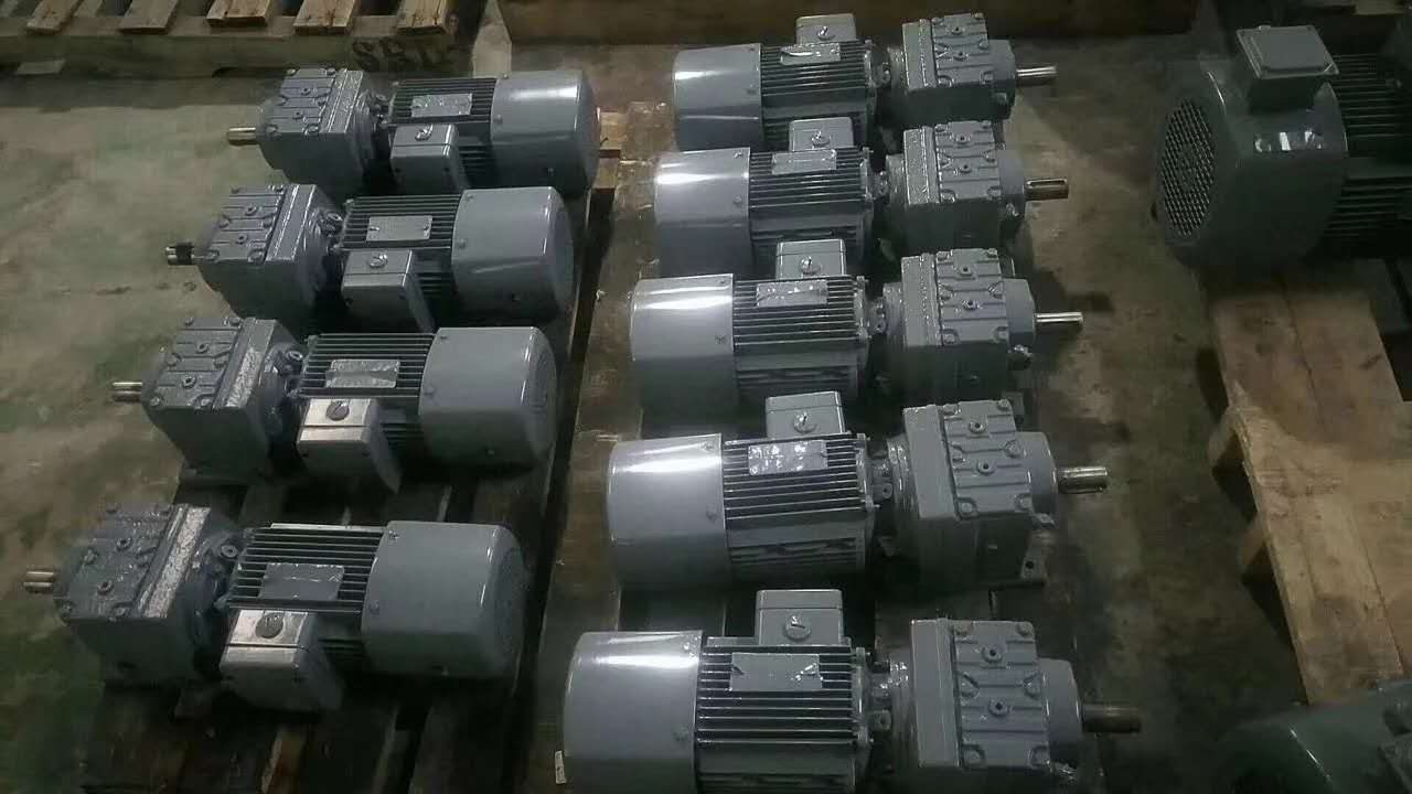 邁傳R系列減速機、斜齒輪減速機實拍.jpg
